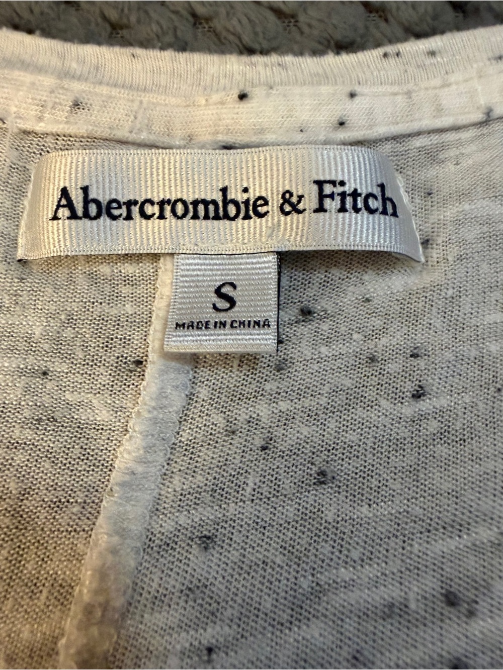 Abercrombie & Fitch Graphic Scoop Neck Tee - White with Pastel Print Size S - Picture 4 of 5